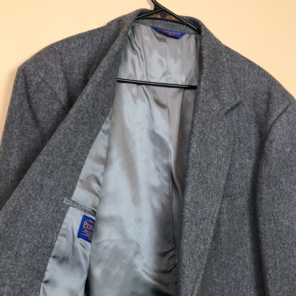 Pendleton Men’s Virgin Wool 2-Button Gray Suit Ja… - image 8